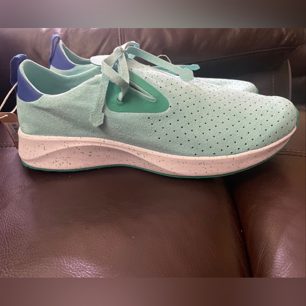NWT Native athletic shoes Men’s 9.5W/Women’s 11W, hydrangea blue/uv blue